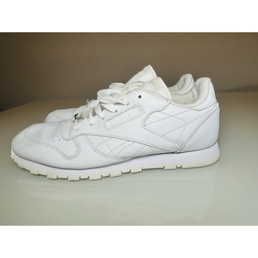 Reebok Classic Sneakers White w/ White Logo 059503 - Size 6 J90139